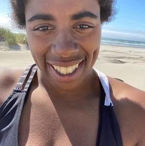 Meet your Posher, Jenomi